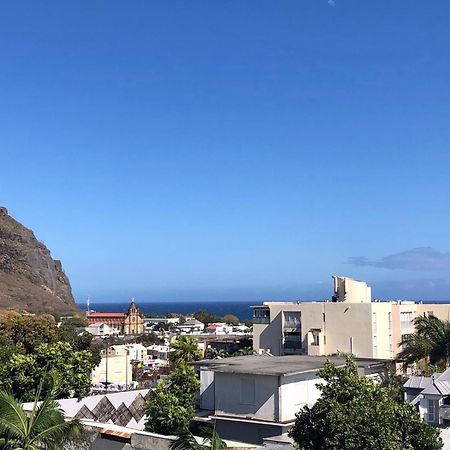 Perle Au Centre Ville Avec Vue Mer Et Montagne Сен-Дени Экстерьер фото